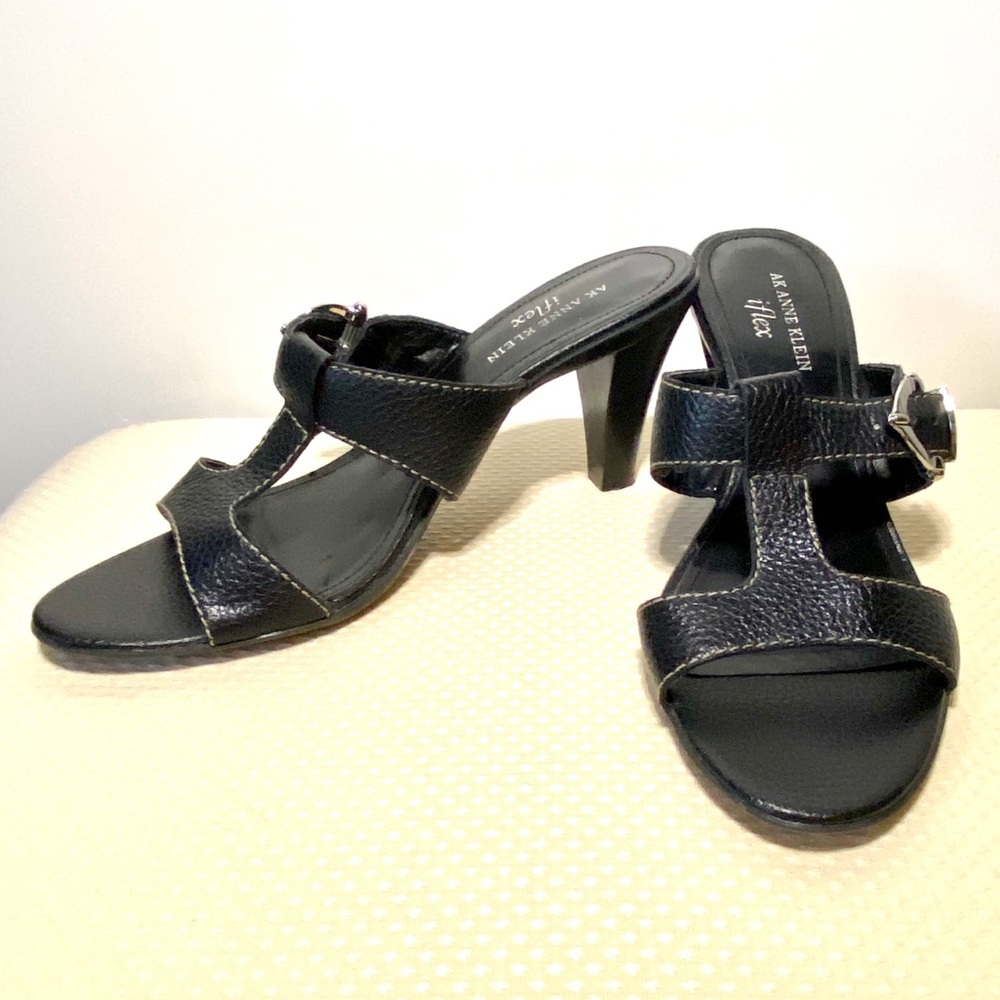 Anne Klein IFlex. Black leather sandals with heels.